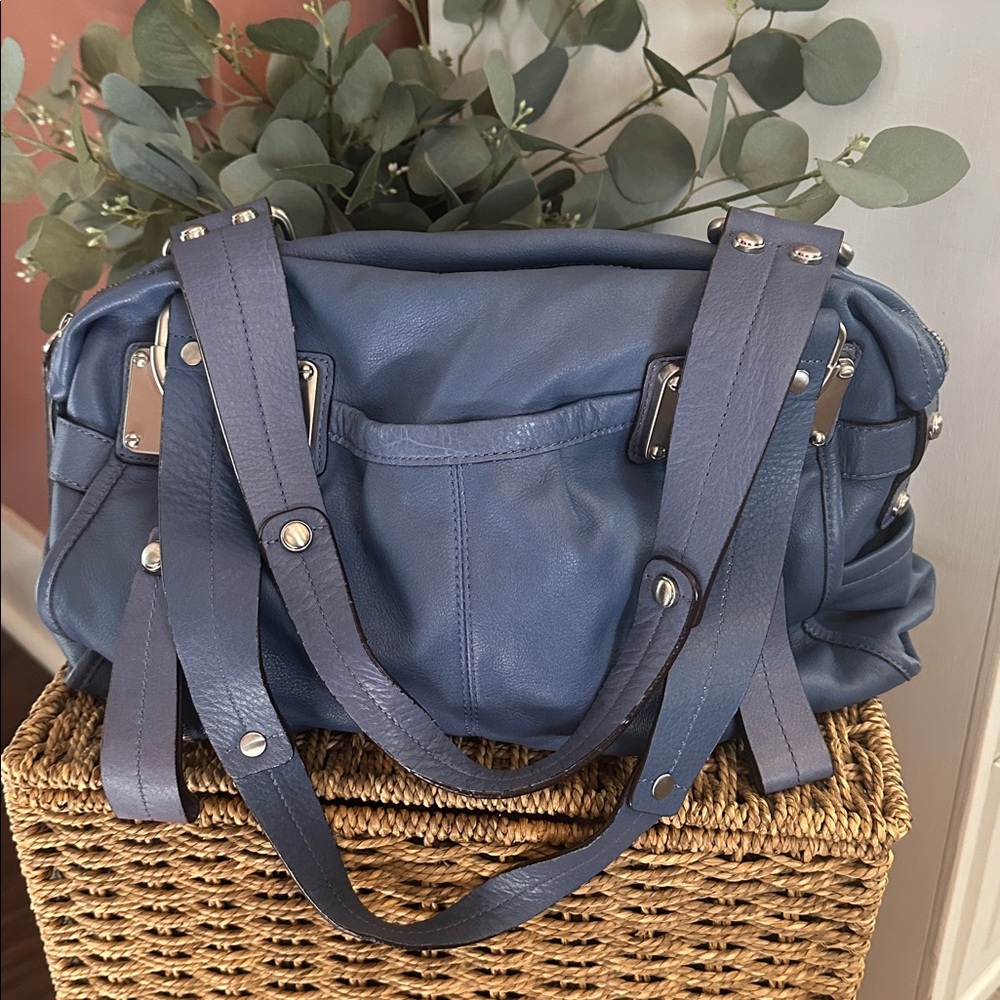 B. Makowsky cornflower Blue genuine Leather shoulder pockets silver animal purse - Picture 11 of 15